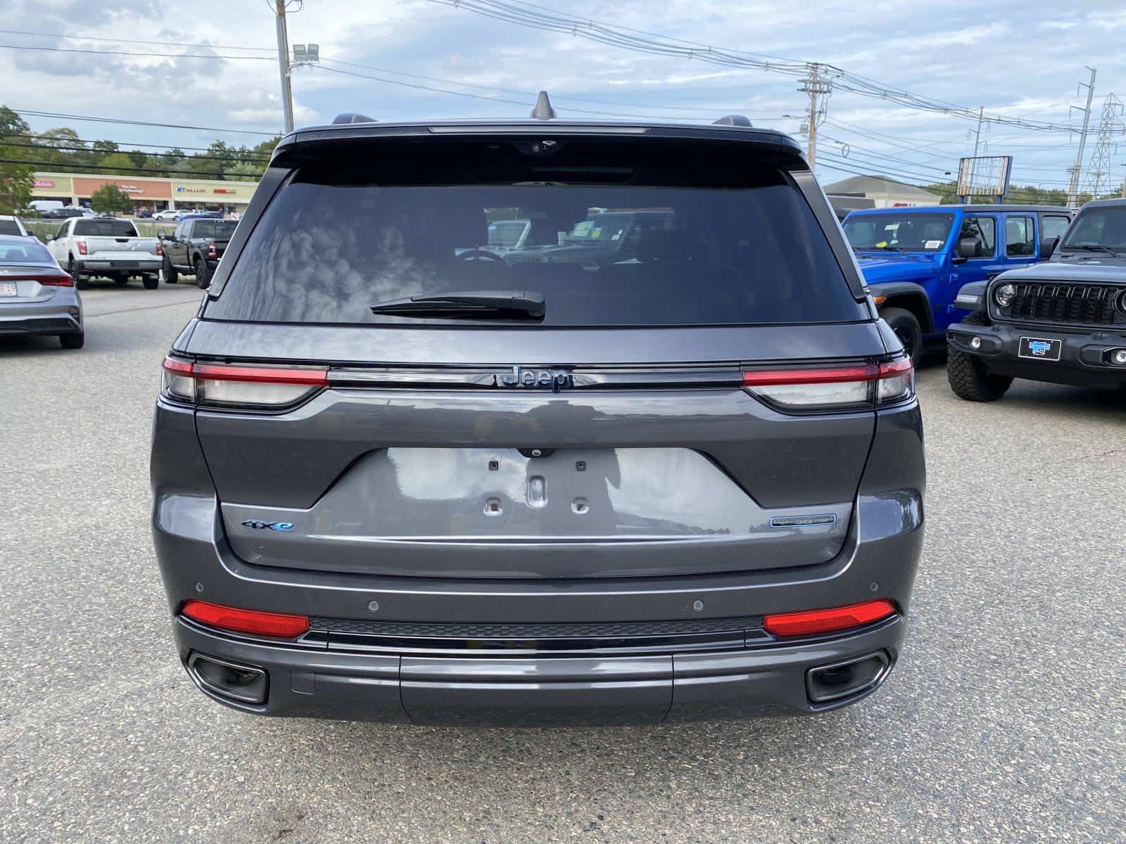 Used 2023 Jeep Grand Cherokee 30th Anniversary AWD/4WD image 4