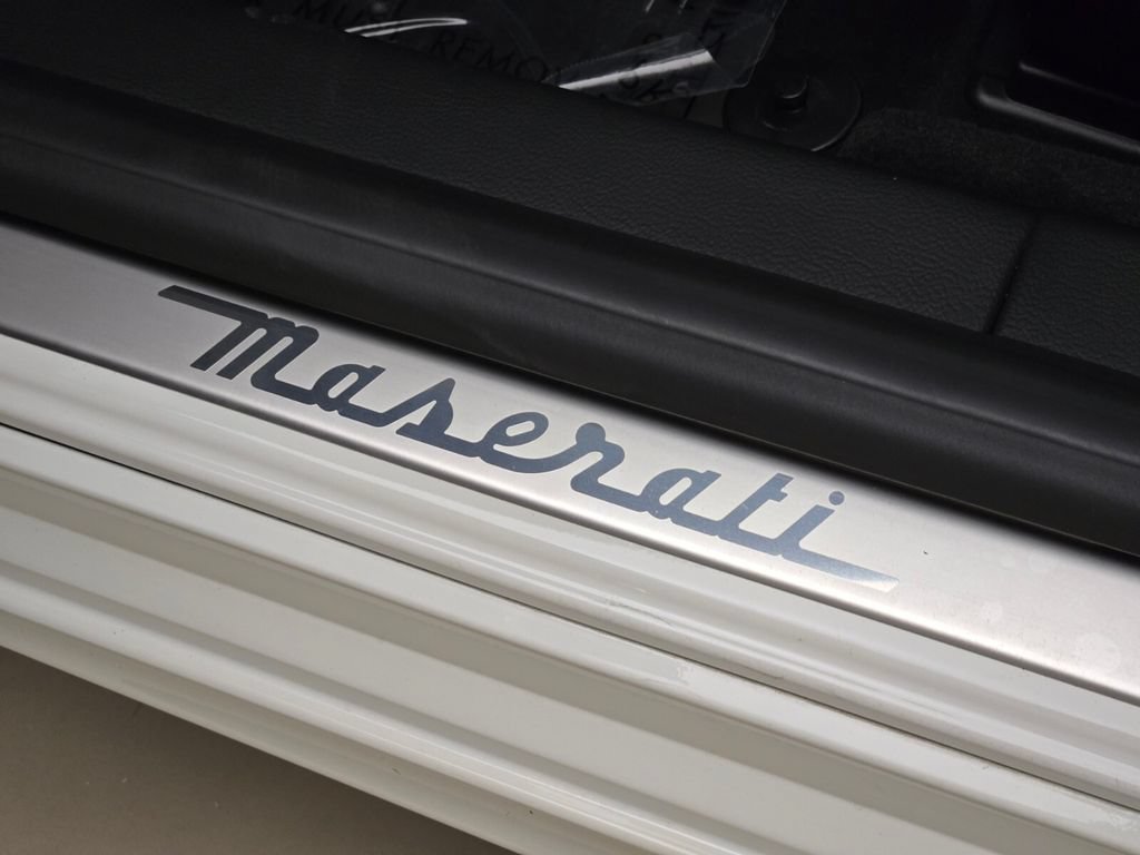 Used 2023 Maserati Quattroporte GT RWD image 35