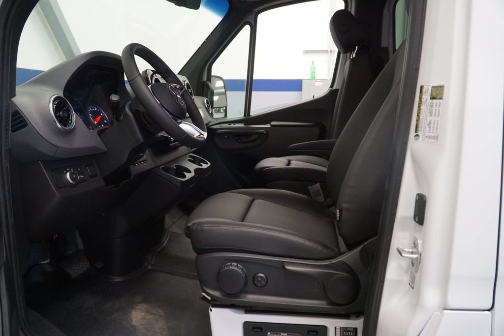 New 2026 Mercedes-Benz Sprinter 2500 image 9