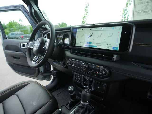 Used 2026 Jeep Wrangler Unlimited Sahara AWD/4WD image 34