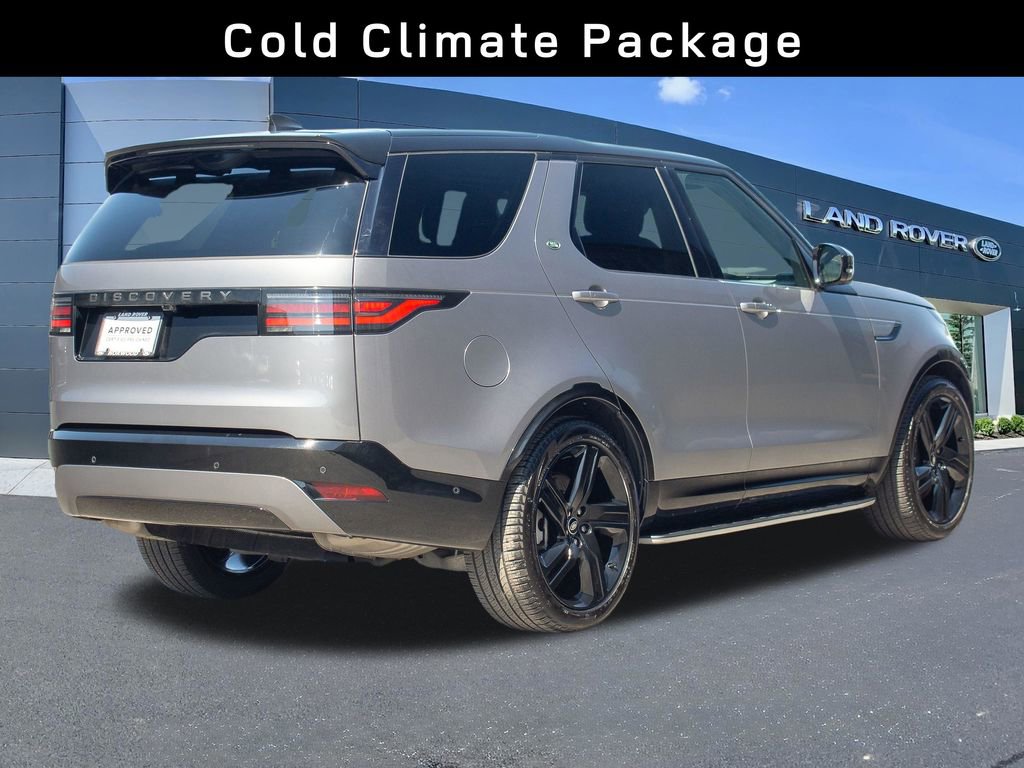 Used 2025 Land Rover Discovery Dynamic SE image 4