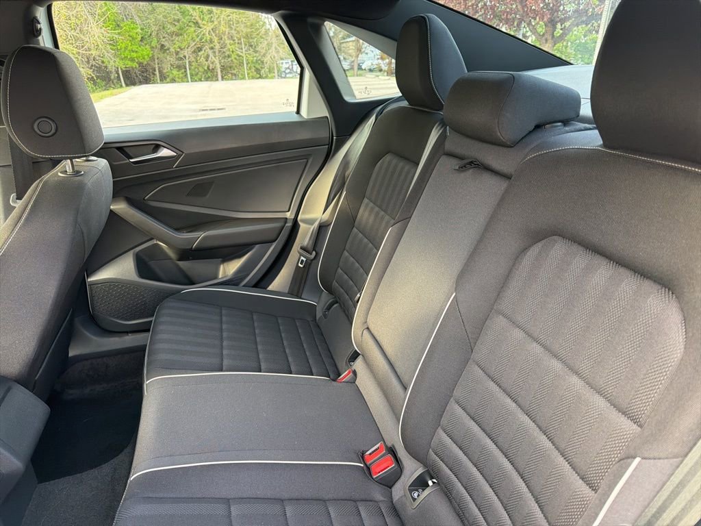 Used 2023 Volkswagen Jetta Sport image 11