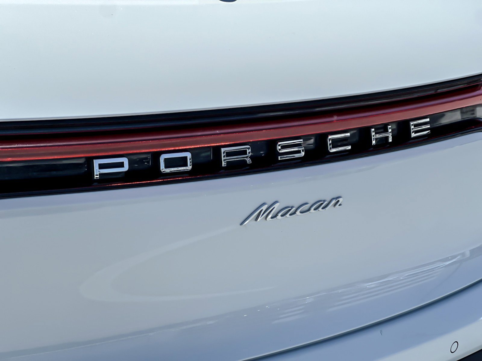 Used 2026 Porsche Macan AWD/4WD image 27