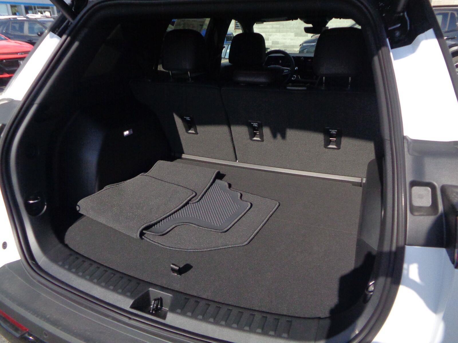 New 2027 Chevrolet Equinox RS w/ Safety and Technology Package AWD/4WD image 8