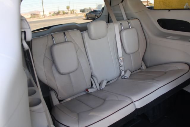 Used 2020 Chrysler Pacifica Limited FWD image 13