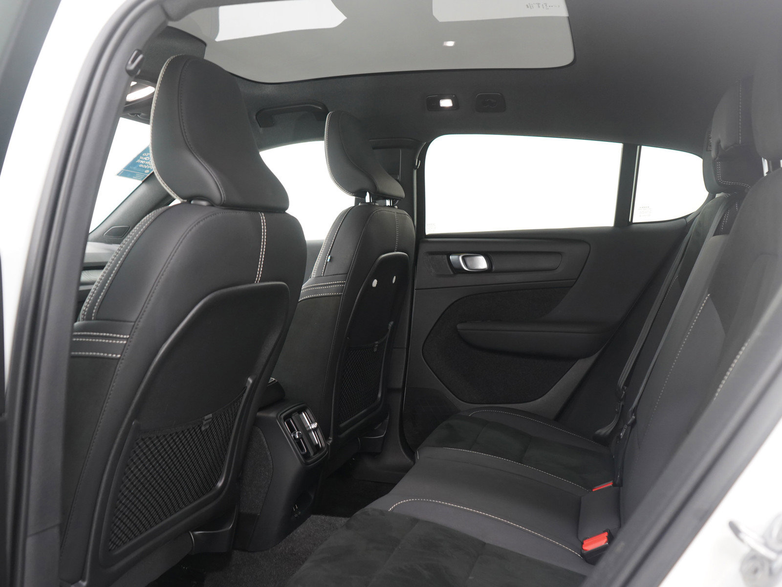 Used 2023 Volvo C40 P8 Recharge Plus image 19