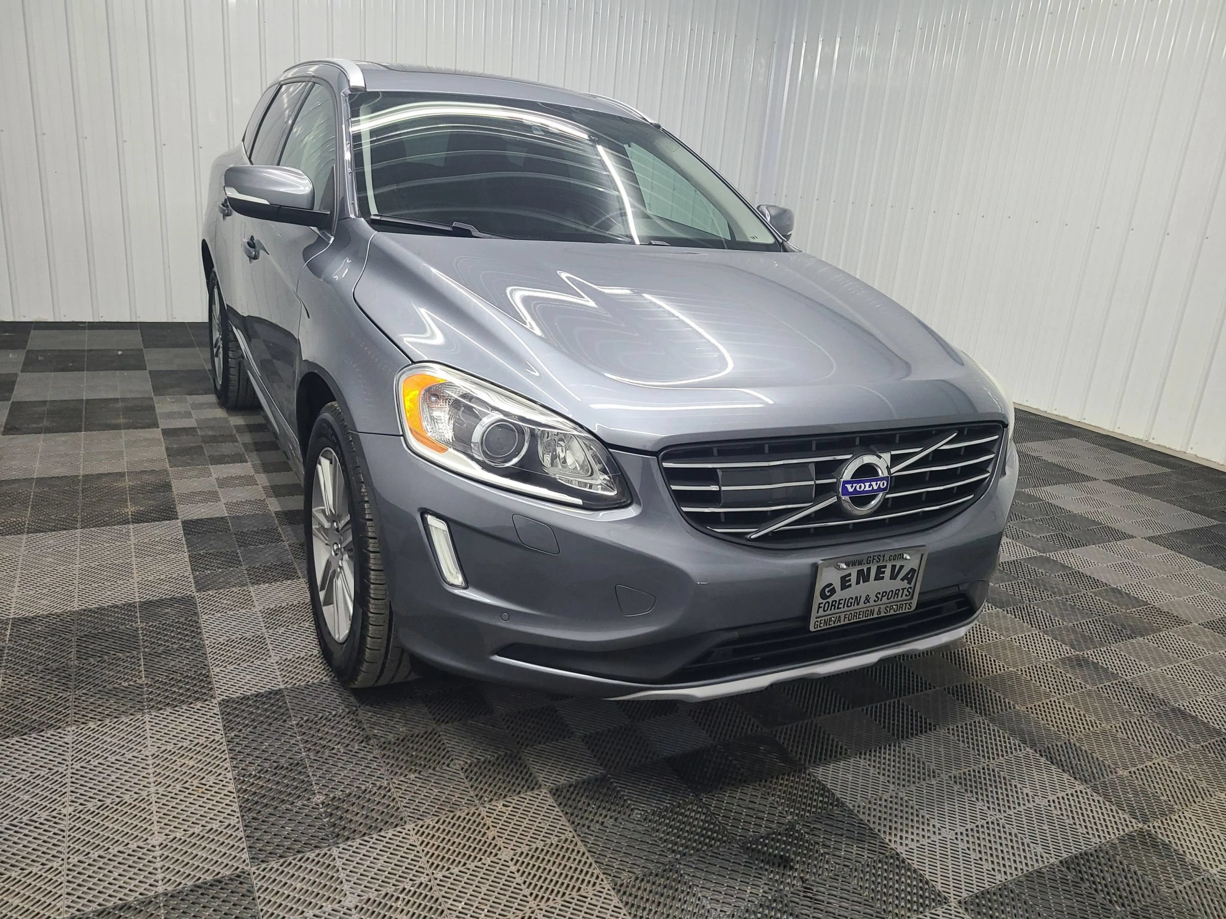 Used 2016 Volvo XC60 T5 Platinum w/ Climate Package AWD/4WD image 5