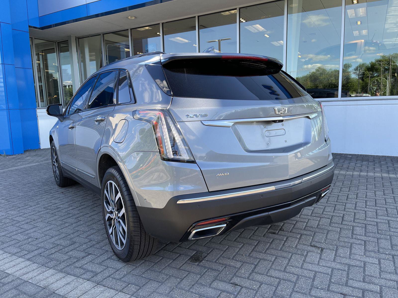 Used 2024 Cadillac XT5 Sportv w/ Technology Package AWD/4WD image 3