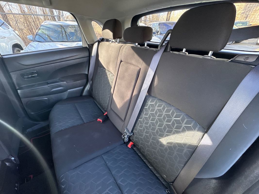 Used 2024 Mitsubishi Outlander Sport SE image 15