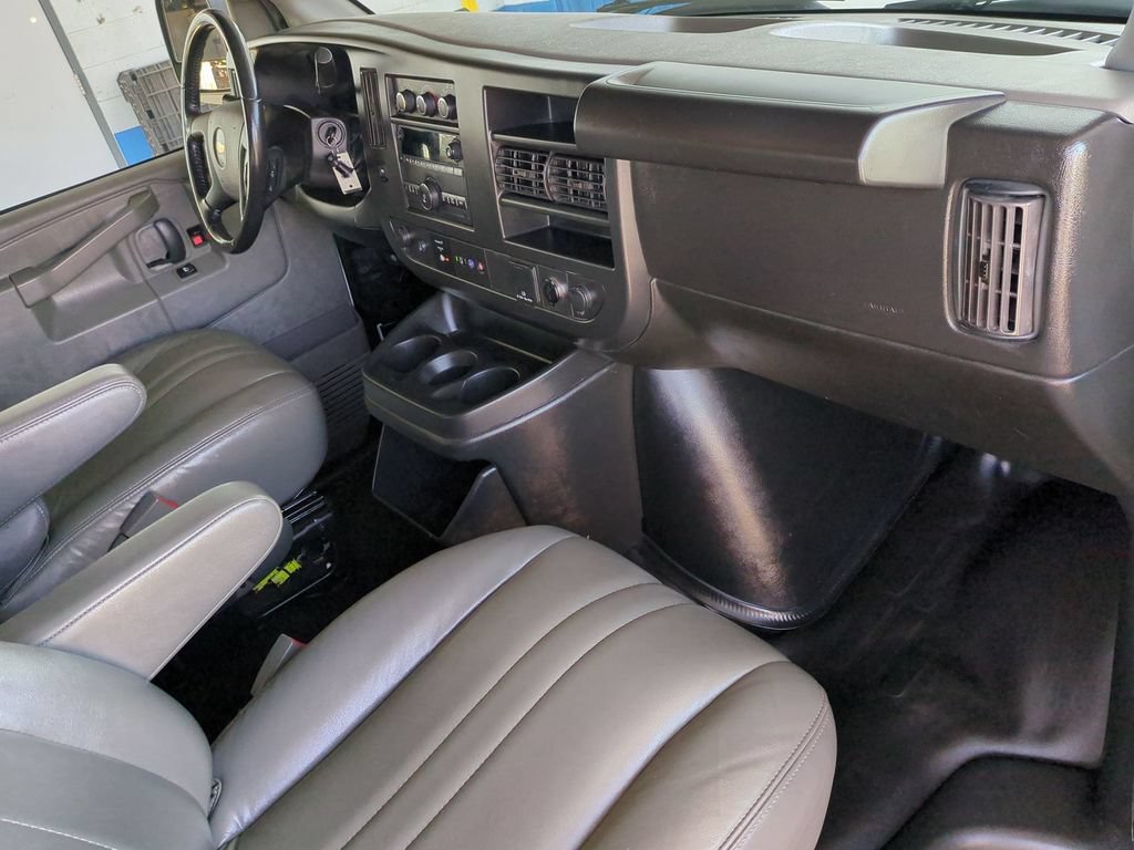 Used 2023 Chevrolet Express 3500 LS RWD image 33