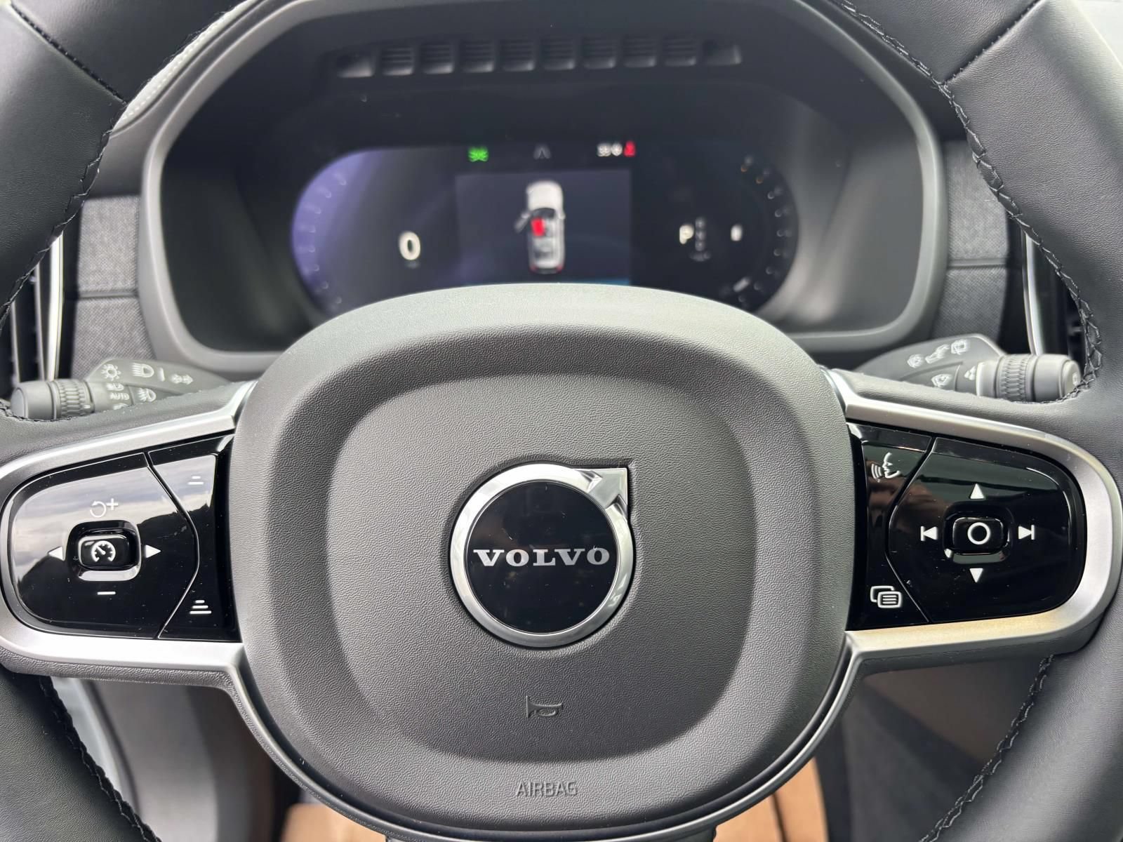 New 2026 Volvo XC90 B6 Ultra w/ Protection Package Premier AWD/4WD image 17