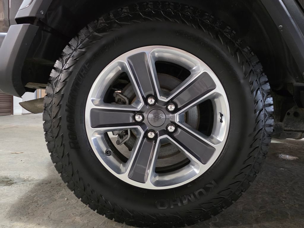 Used 2021 Jeep Wrangler Unlimited Sahara AWD/4WD image 27