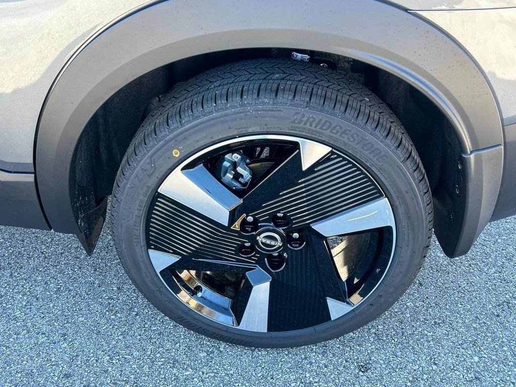 New 2026 Nissan Kicks SR w/ Cold Weather Package AWD/4WD image 11
