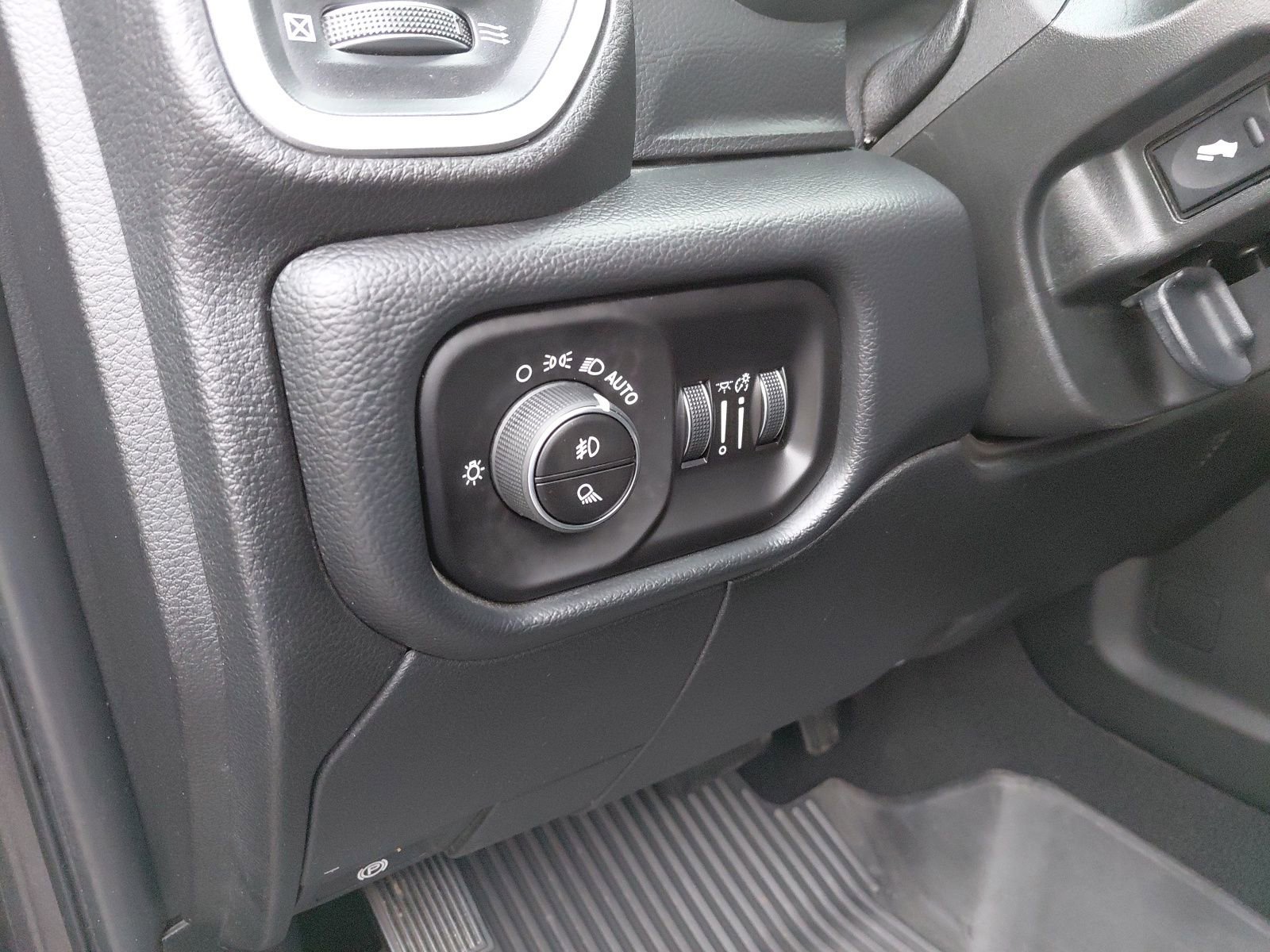 Used 2020 RAM 2500 Big Horn w/ Level 2 Equipment Group AWD/4WD image 26