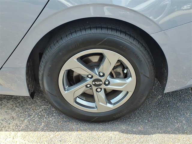 Used 2022 Kia K5 LXS image 16