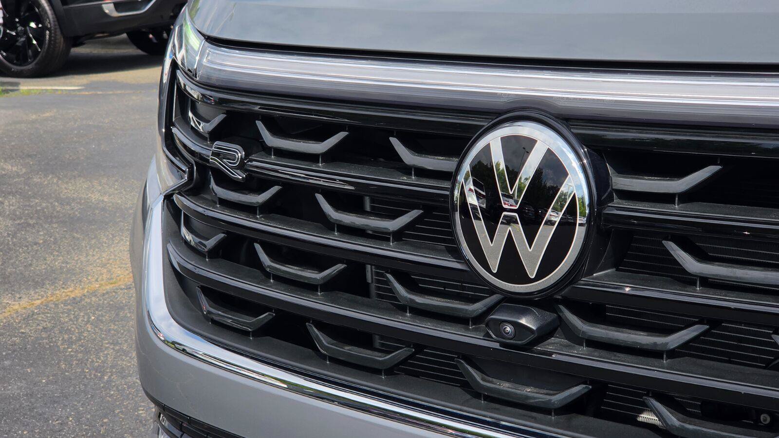 Certified 2025 Volkswagen Atlas SEL Premium R-Line AWD/4WD image 11