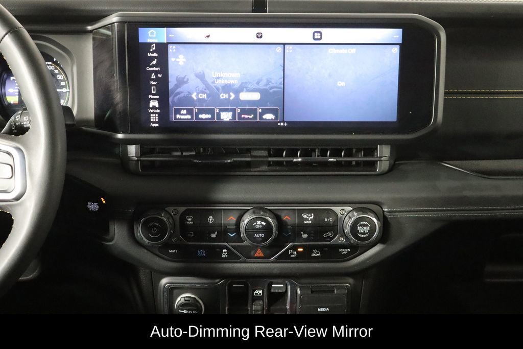 Used 2024 Jeep Wrangler Unlimited Sahara w/ Technology Group AWD/4WD image 27