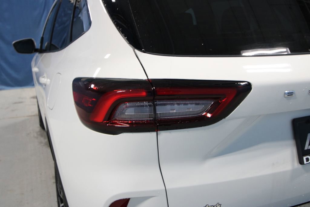 Used 2024 Ford Escape SE FWD image 33