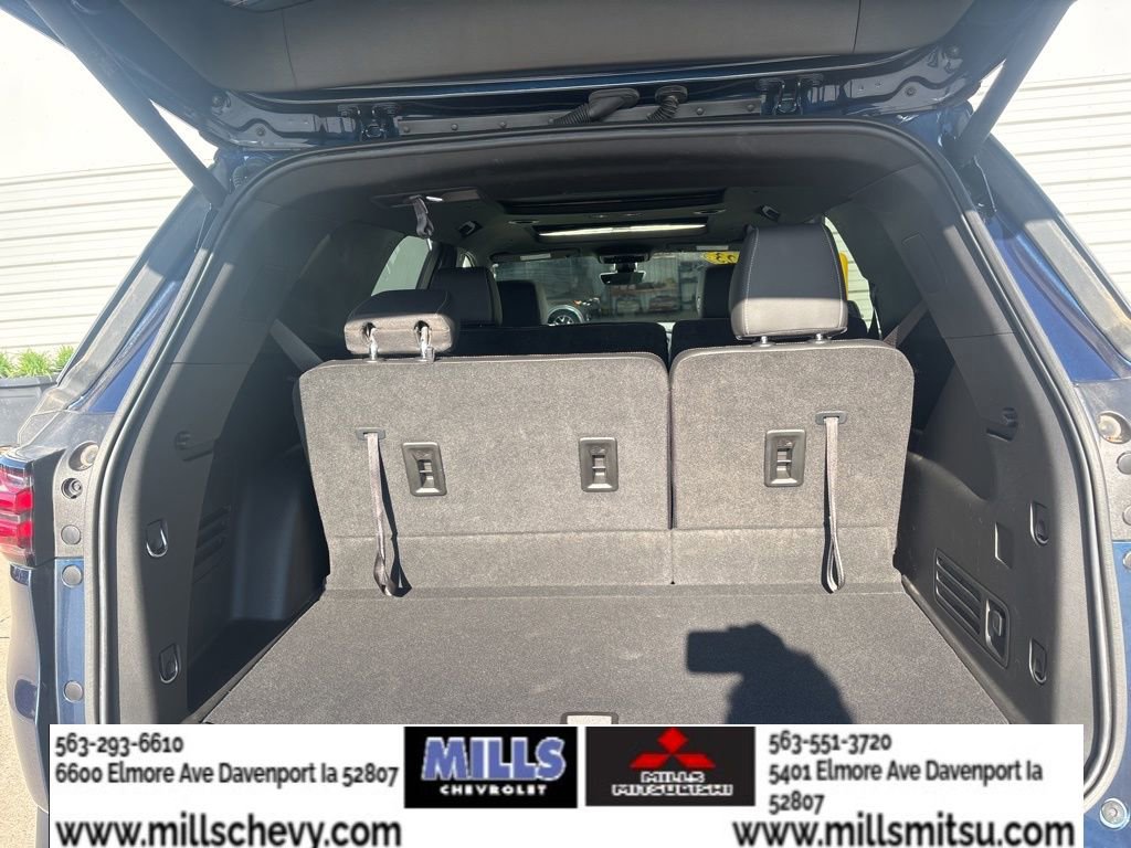 Used 2023 Chevrolet Traverse LT w/ LT Premium Package AWD/4WD image 16