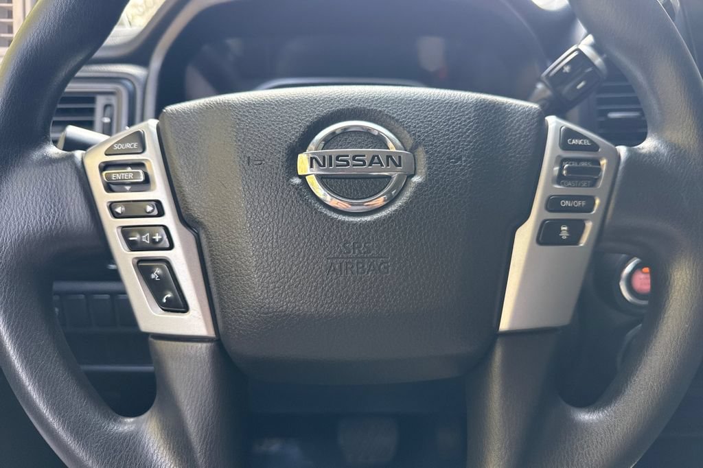 Used 2022 Nissan Titan SV AWD/4WD image 25