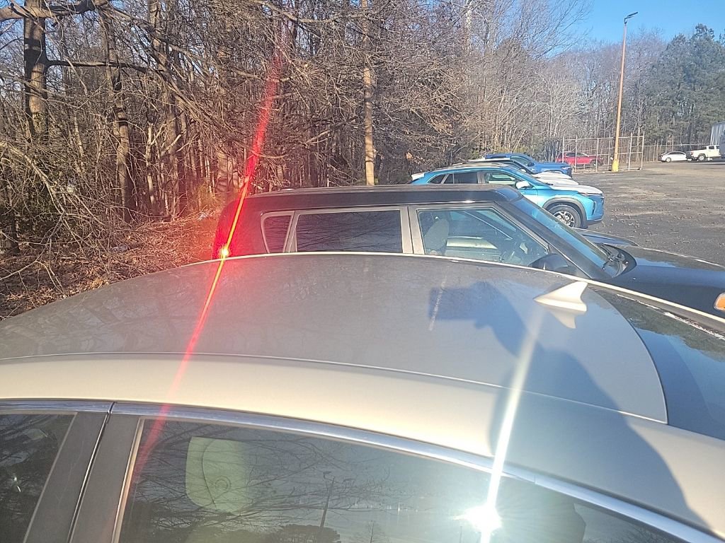 Used 2011 Buick LaCrosse CXL image 17