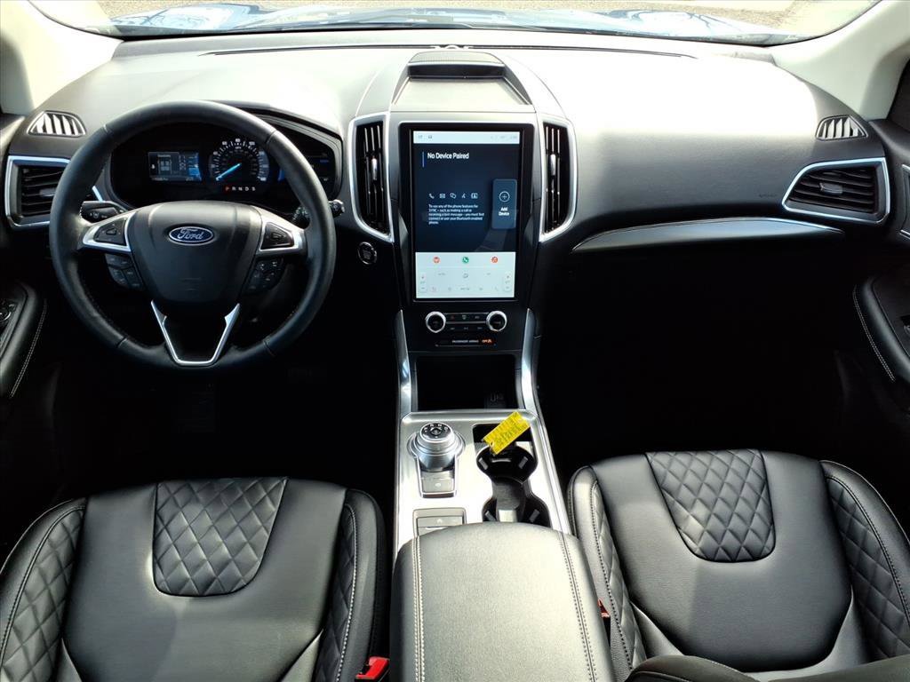 Used 2024 Ford Edge Titanium image 9