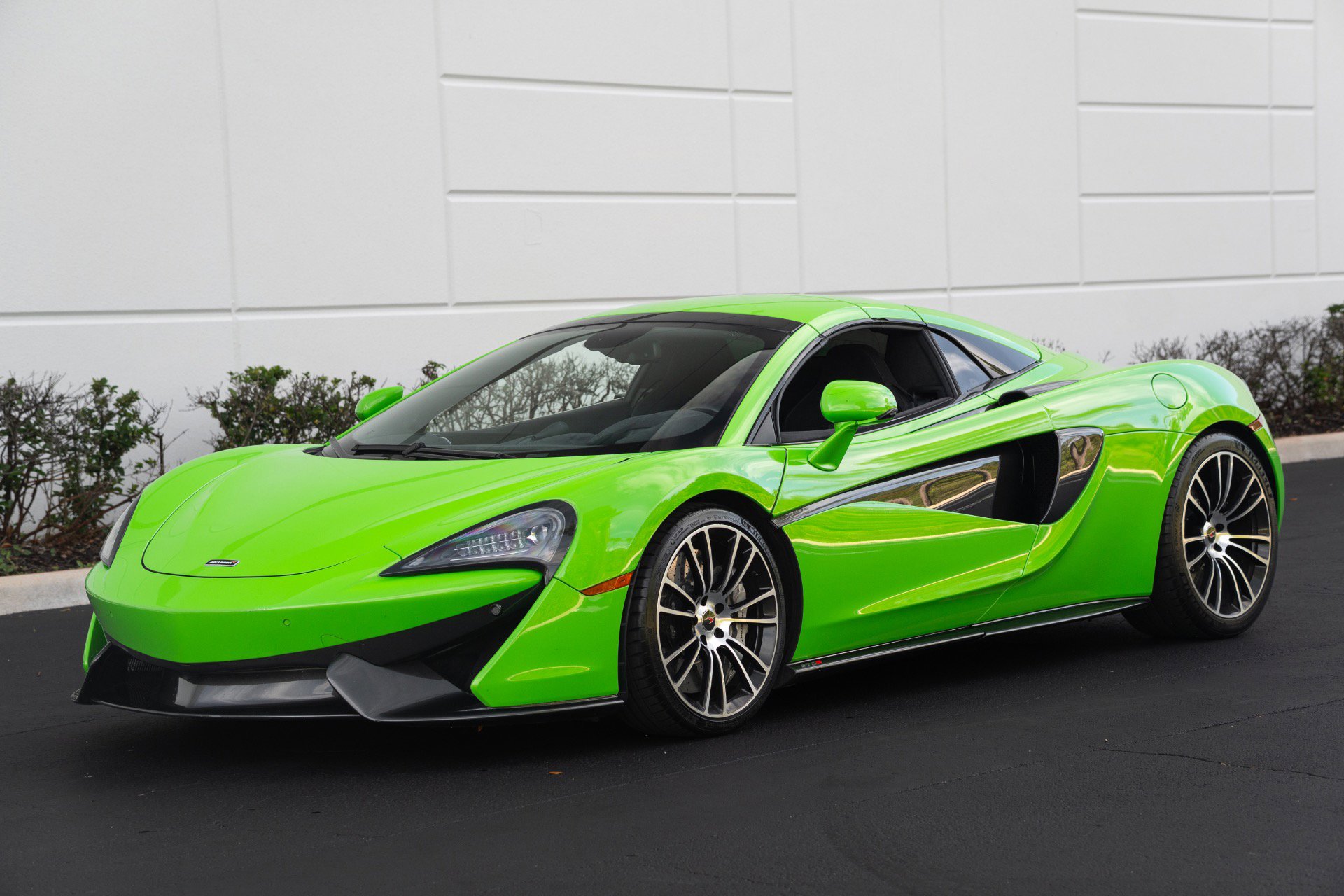 Used 2018 McLaren 570S Spider RWD image 24