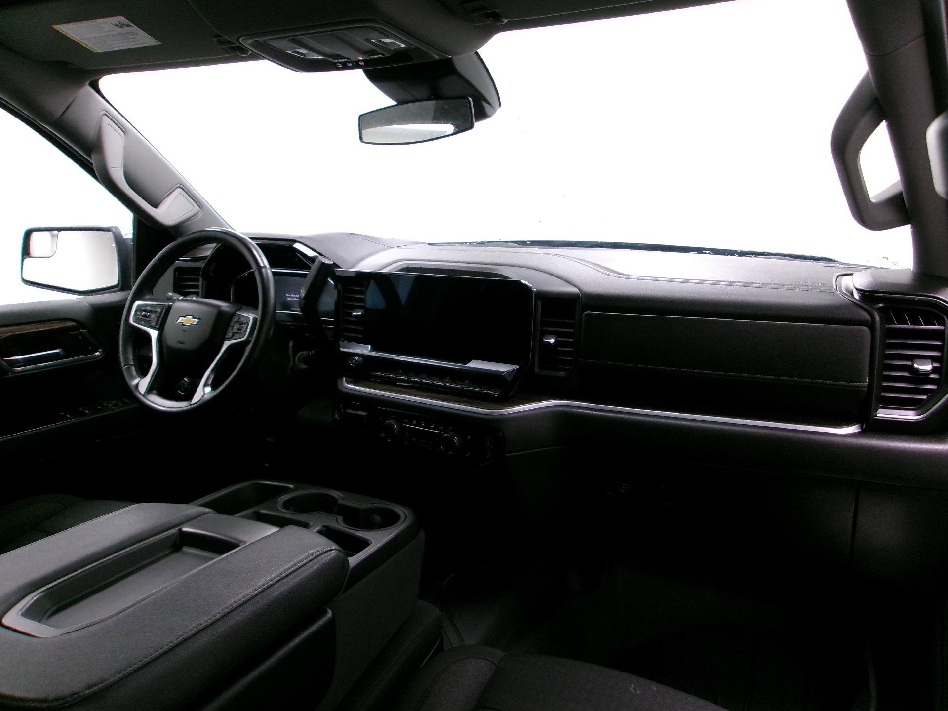 Used 2024 Chevrolet Silverado 1500 LT w/ Protection Package image 3