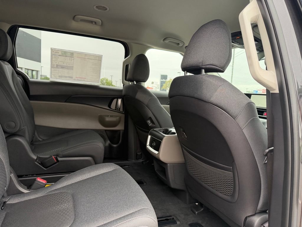 New 2026 Kia Carnival LX FWD image 29