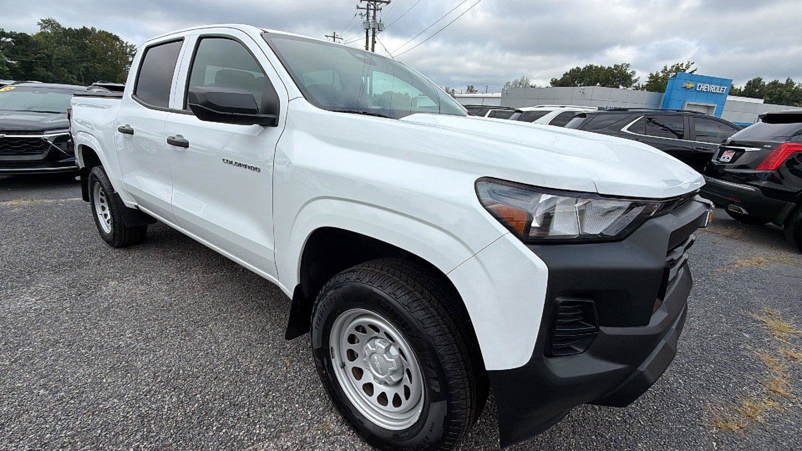 Used 2024 Chevrolet Colorado W/T RWD image 6