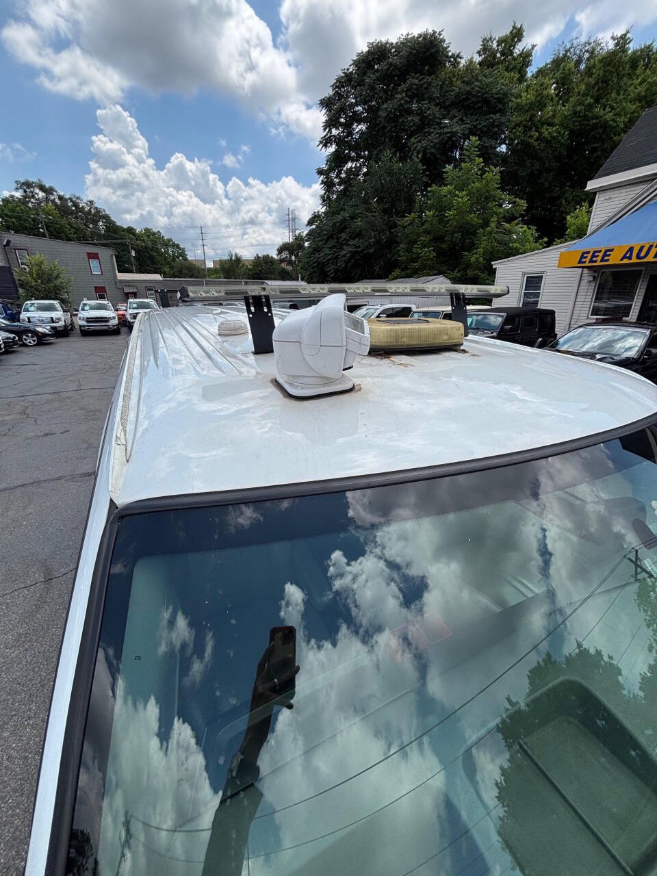 Used 2017 Chevrolet Express 2500 RWD image 27