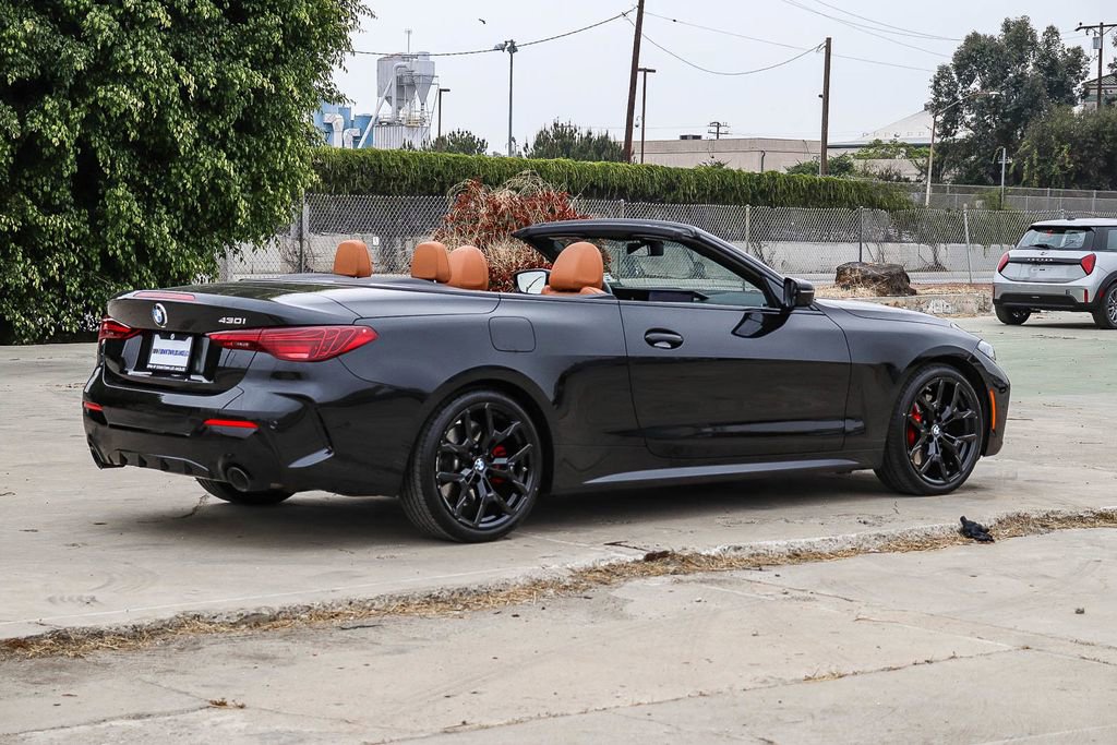 Used 2026 BMW 430i Convertible w/ M Sport Package RWD image 12