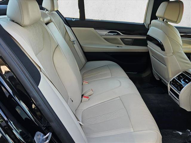 Used 2018 BMW 740e xDrive AWD/4WD image 16