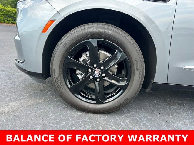 Certified 2025 Buick Enclave Sport Touring FWD image 9