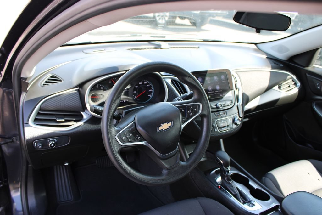 Used 2023 Chevrolet Malibu LS FWD image 21