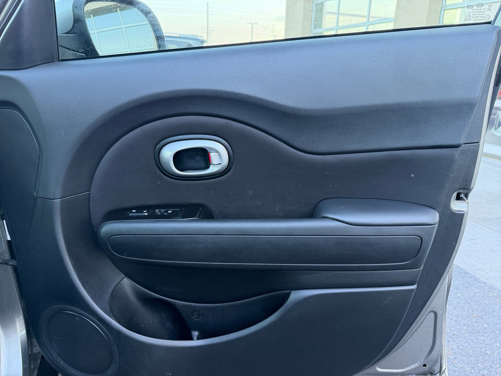 Used 2015 Kia Soul + image 16