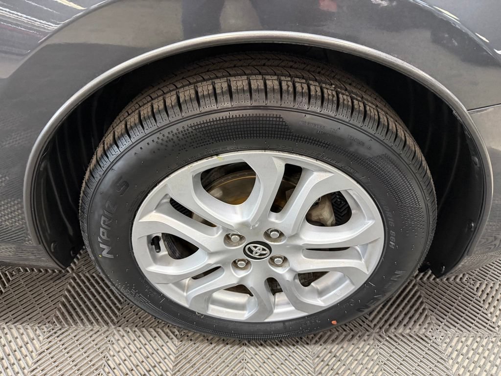 Used 2017 Toyota Yaris iA FWD image 18