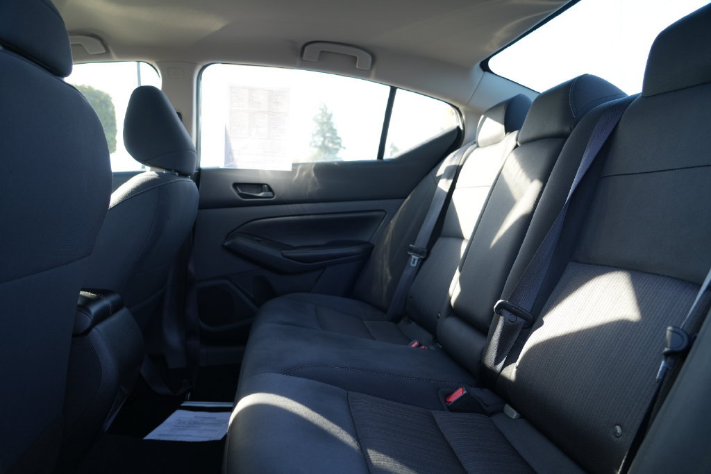 Used 2024 Nissan Altima 2.5 SV FWD image 15