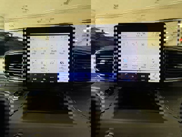 Used 2023 Ford Explorer XLT w/ Equipment Group 202A image 21