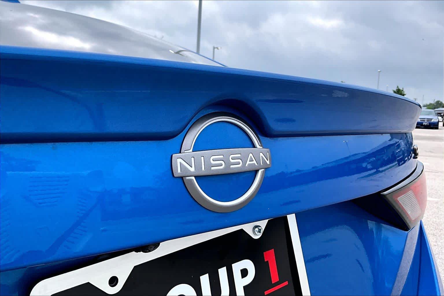 Certified 2025 Nissan Sentra SR FWD image 31