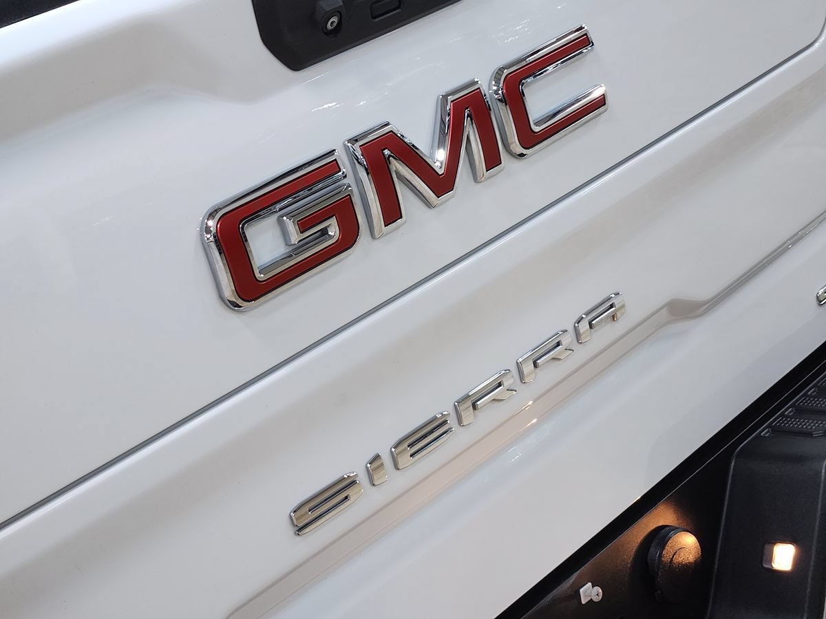 Used 2022 GMC Sierra 1500 SLT AWD/4WD image 25
