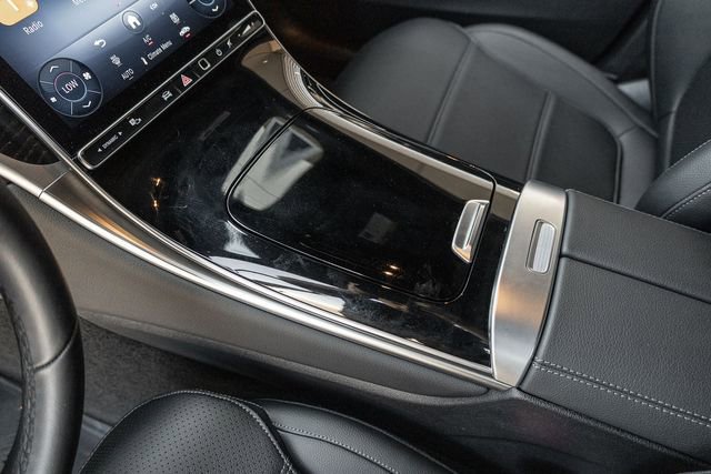 Used 2025 Mercedes-Benz GLC 300 4MATIC image 11