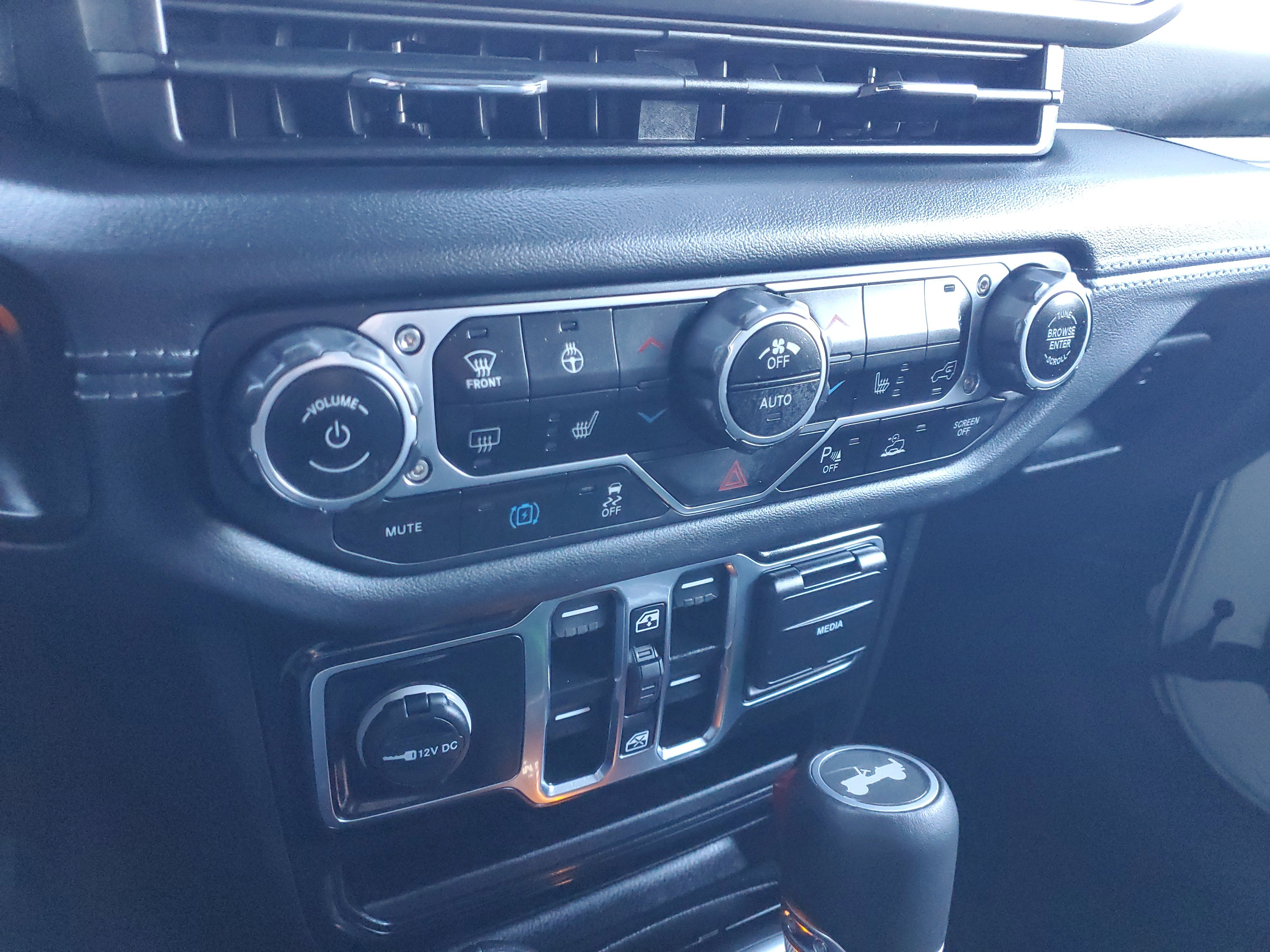 Used 2024 Jeep Wrangler High Altitude image 16