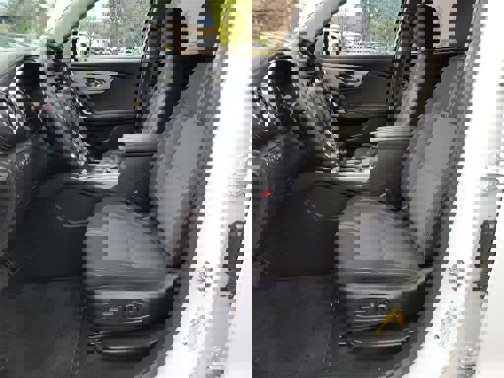 Used 2023 Chevrolet Blazer LT image 12