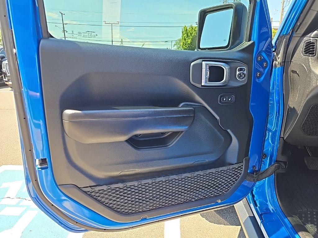 Used 2021 Jeep Gladiator Mojave AWD/4WD image 14