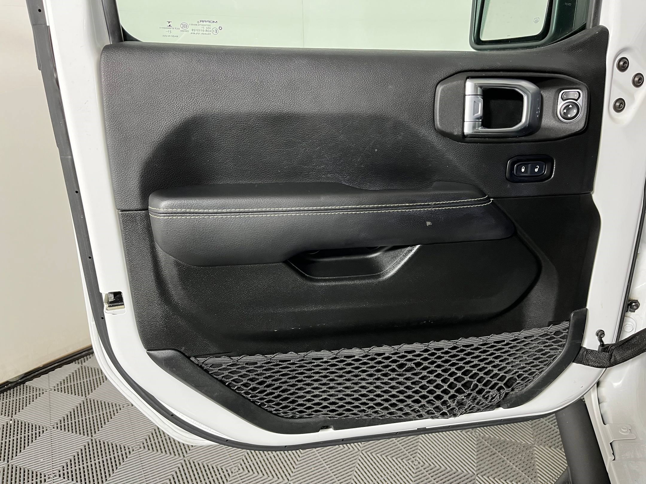 Used 2021 Jeep Wrangler Unlimited Sahara w/ Cold Weather Group image 17