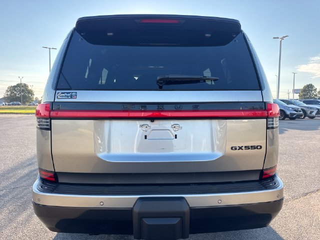 Used 2024 Lexus GX 550 w/ Accessory Package (2T) AWD/4WD image 5