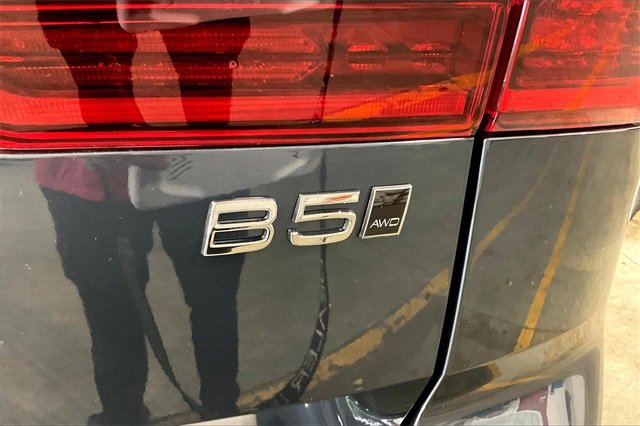 New 2026 Volvo XC60 B5 Ultra w/ Protection Package Premier image 9