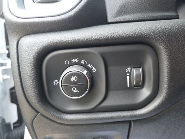 Used 2025 RAM 1500 Big Horn AWD/4WD image 16