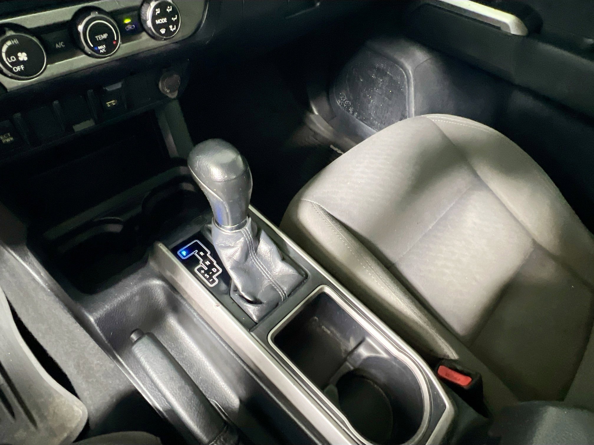 Used 2020 Toyota Tacoma SR5 RWD image 25